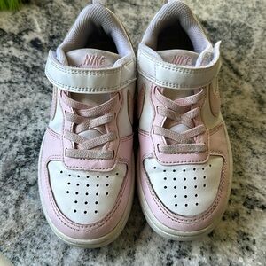 Nike Toddler Girls’ Borough Court Low Recraft Pink and White